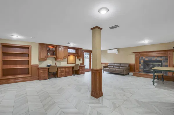 The Craigville Mansion