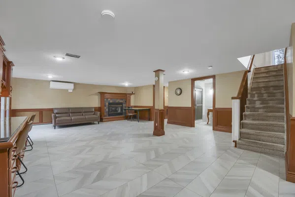 The Craigville Mansion