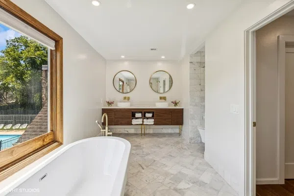 LXURE: The Windsor Manor - Luxury Kosher Rental in Toms River