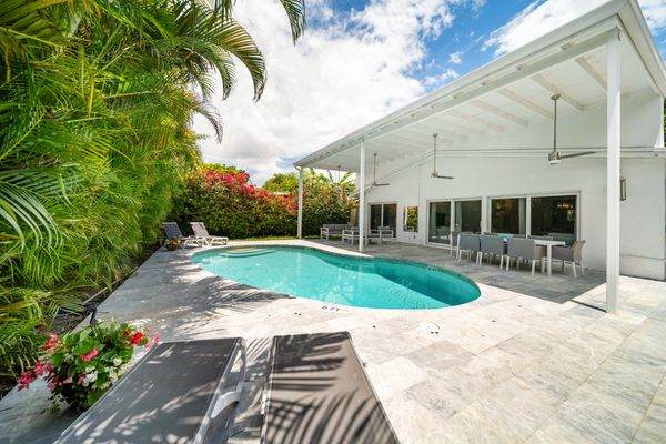 LXURE: The Tiffany Villa