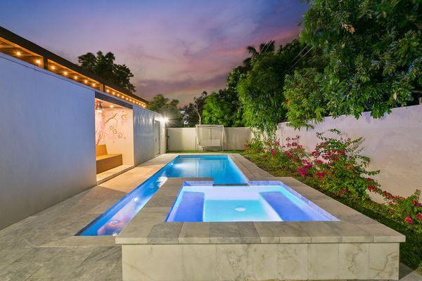 LXURE: The Cabana Suites