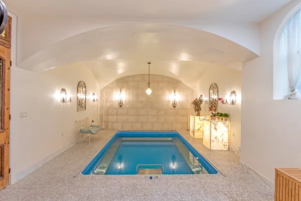 The Brooklyn Spa Suite 