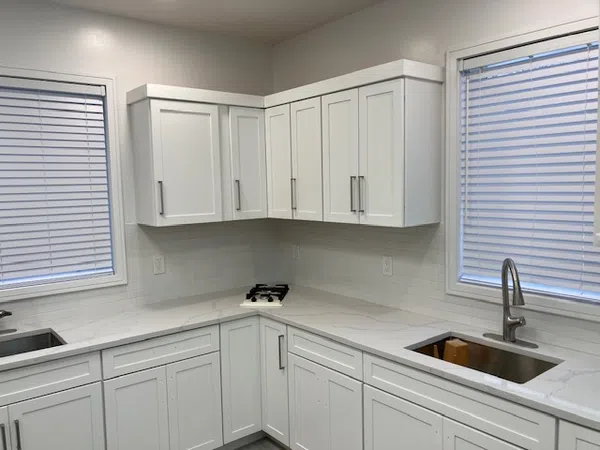 11 BEDROOM  NEWLY  MODERNIZED ALL YEAR VACATION HOME ENJOY  OUR MASSIVE SCENIC GROUNDS