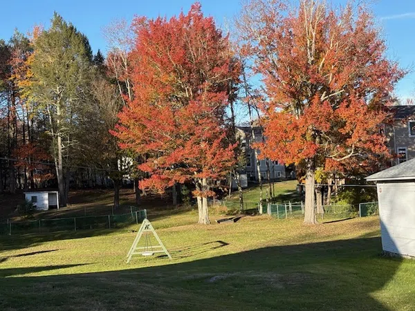 BEAUTIFUL  4 BR  HOME. THE PERFECT LOCATON  MASSIVE BEAUTIFUL GROUNDS HUD APPROVED. 