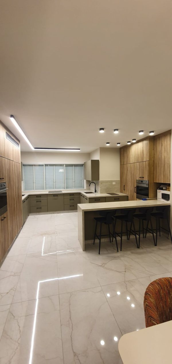 Family vacation apartment, NEWLY RENOVATED holiday rental in Rehavia, Jerusalem