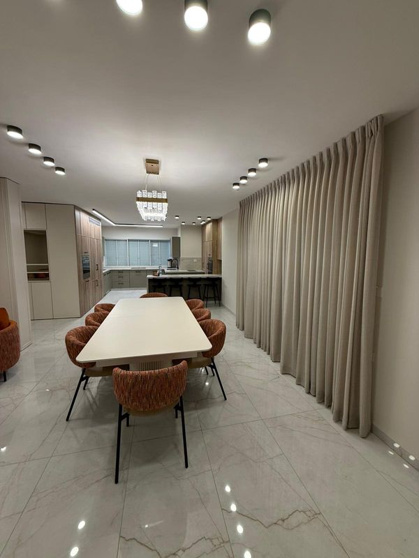Family vacation apartment, NEWLY RENOVATED holiday rental in Rehavia, Jerusalem