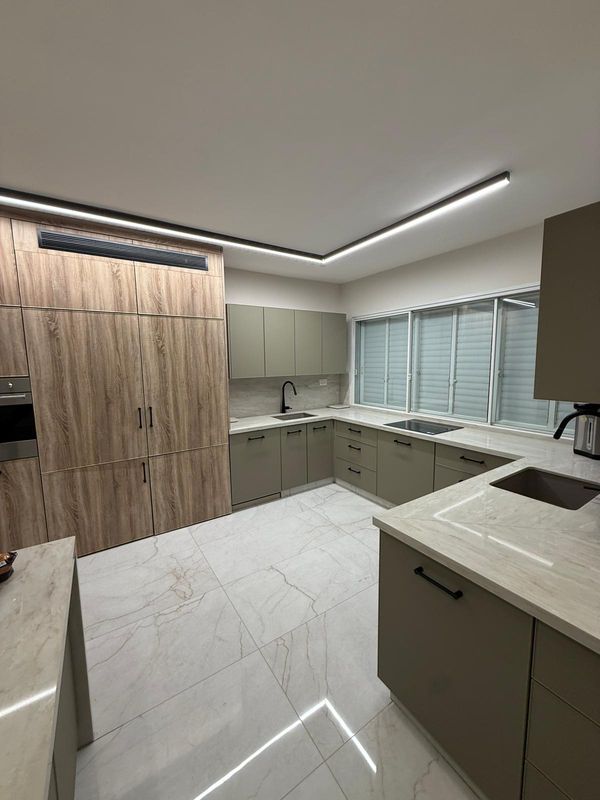Family vacation apartment, NEWLY RENOVATED holiday rental in Rehavia, Jerusalem