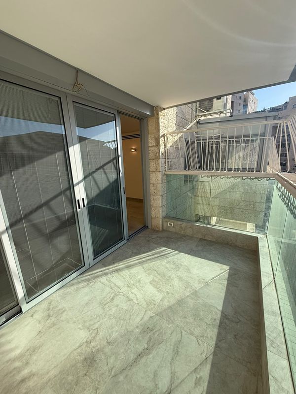 NEW- GORGEOUS VACATION RENTAL IN THE HEART OF JERUSALEM, ROMEMA