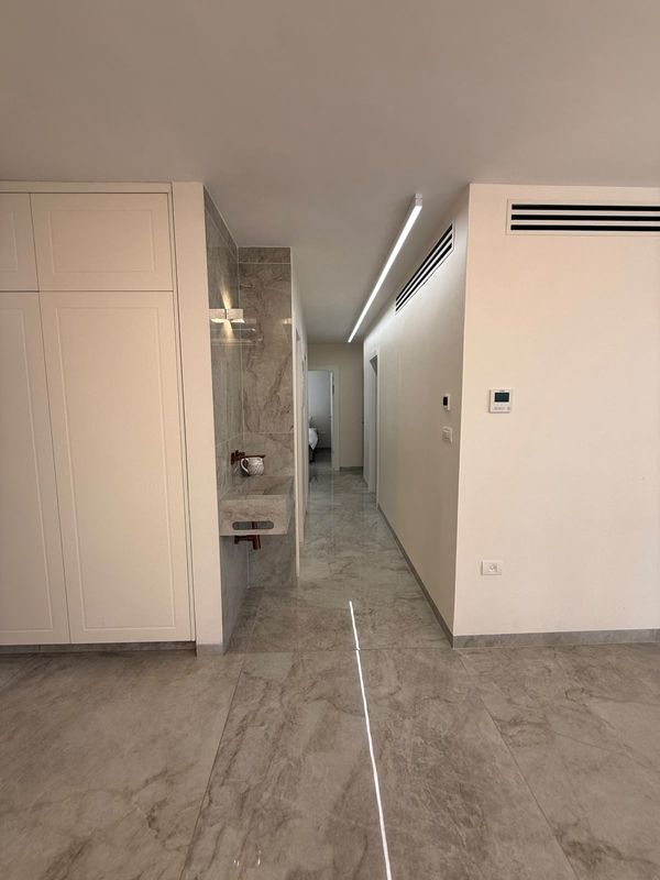 NEW- GORGEOUS VACATION RENTAL IN THE HEART OF JERUSALEM, ROMEMA