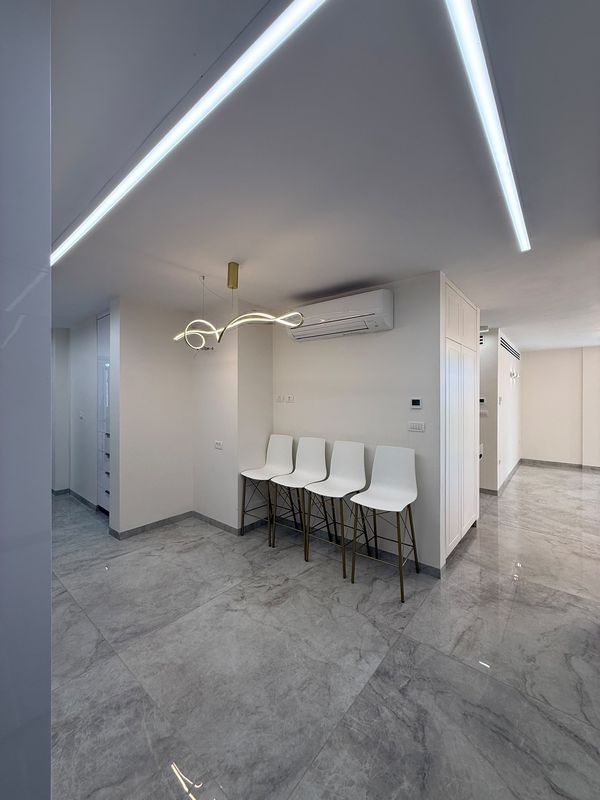 NEW- GORGEOUS VACATION RENTAL IN THE HEART OF JERUSALEM, ROMEMA