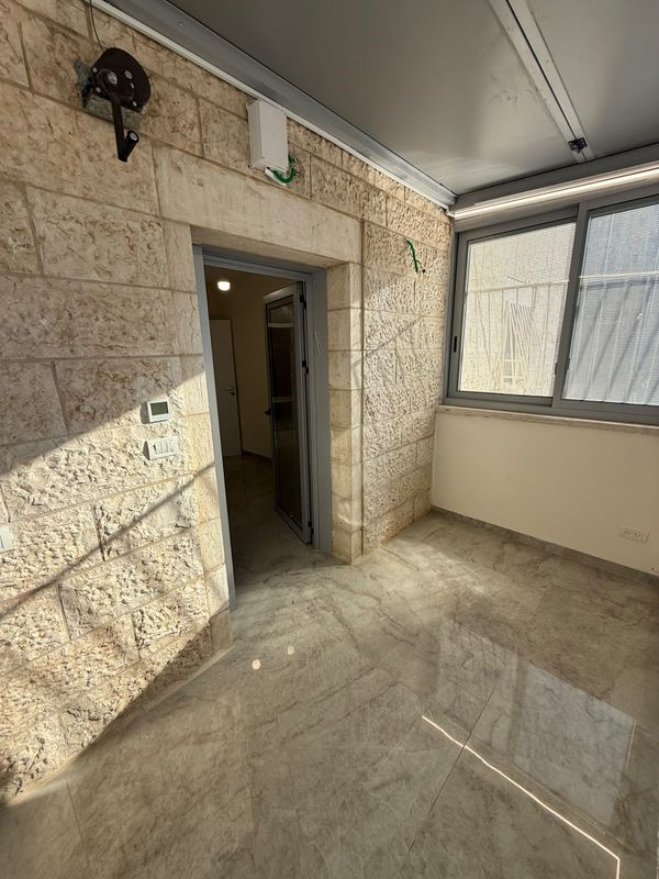 NEW- GORGEOUS VACATION RENTAL IN THE HEART OF JERUSALEM, ROMEMA