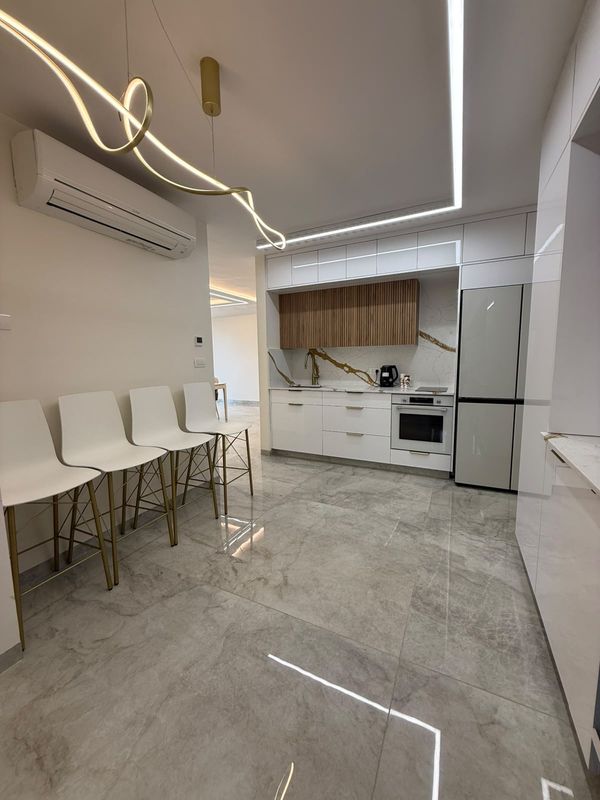 NEW- GORGEOUS VACATION RENTAL IN THE HEART OF JERUSALEM, ROMEMA