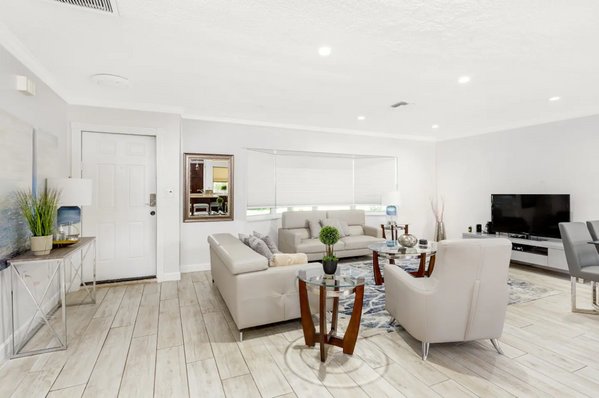 Villa Coral: 4BD/3 BA Private Heated Pool