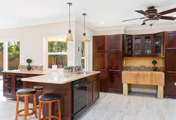 Villa Coral: 4BD/3 BA Private Heated Pool