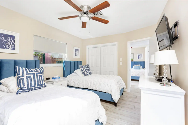 Villa Coral: 4BD/3 BA Private Heated Pool