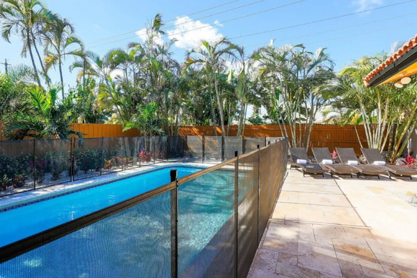 Villa Coral: 4BD/3 BA Private Heated Pool