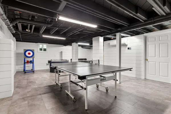 Hampton’s Haven: Hot Tub & Game room year round! Please see calendar.