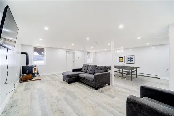 Lakefront 6BR Home w/Dock | Year Round