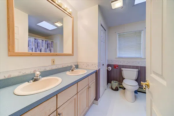 Lakefront 6BR Home w/Dock | Year Round