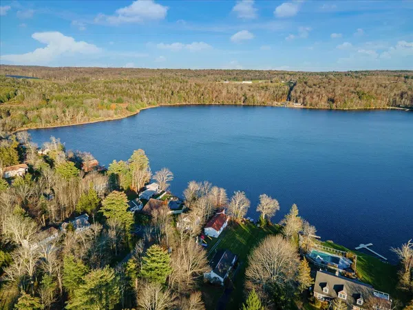 Lakefront 6BR Home w/Dock | Year Round