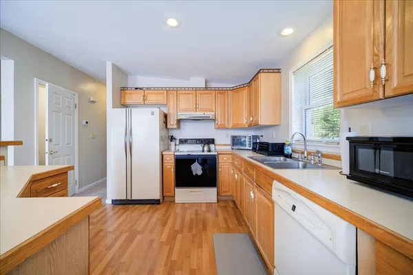 Lakefront 6BR Home w/Dock | Year Round