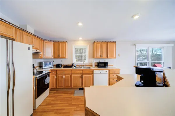 Lakefront 6BR Home w/Dock | Year Round
