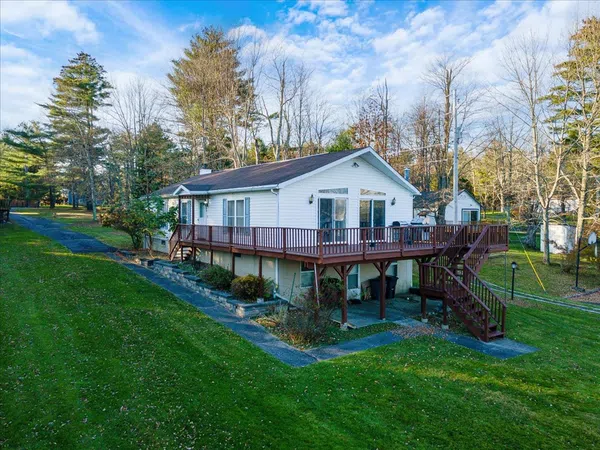 Lakefront 6BR Home w/Dock | Year Round