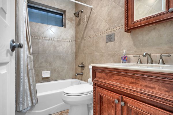 Charming 3-Bedroom Retreat with Pool & Hot Tub