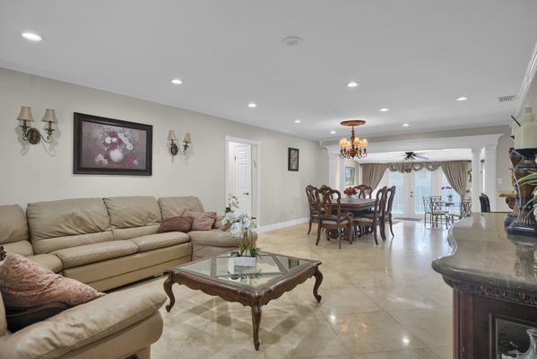 Charming 3-Bedroom Retreat with Pool & Hot Tub