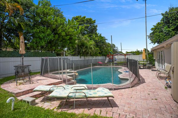 Charming 3-Bedroom Retreat with Pool & Hot Tub