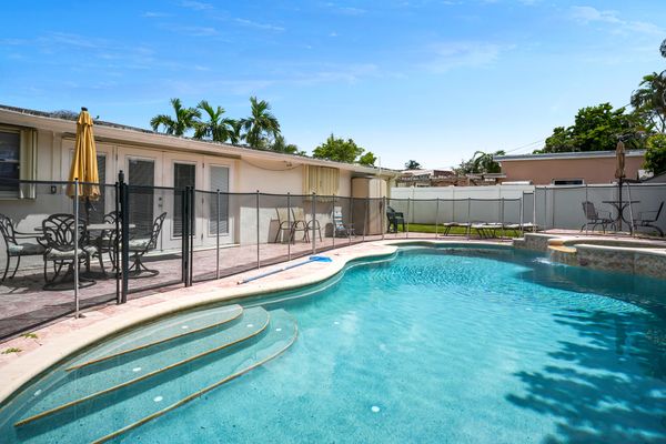 Charming 3-Bedroom Retreat with Pool & Hot Tub
