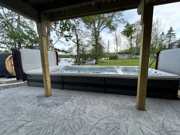 Lake House Breathtaking Villa with 6 BRs