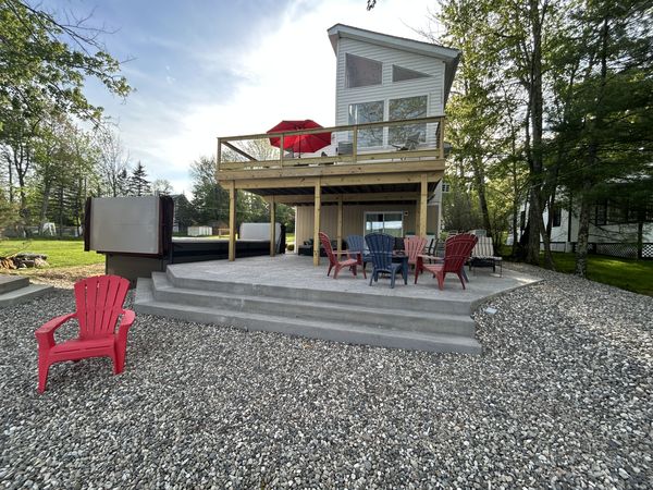 Lake House Breathtaking Villa with 6 BRs