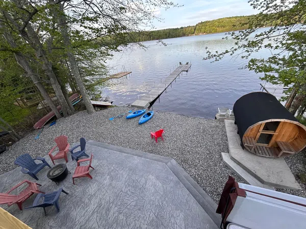 Lake House Breathtaking Villa with 6 BRs