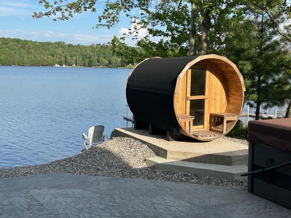 Lake House Breathtaking Villa with 6 BRs