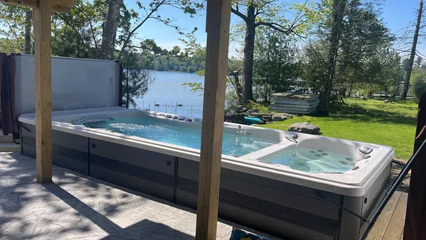 Lake House Breathtaking Villa with 6 BRs