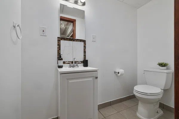 Peaceful Paradise: Dream Home in Woodridge