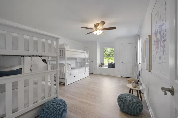 Peaceful Paradise: Dream Home in Woodridge